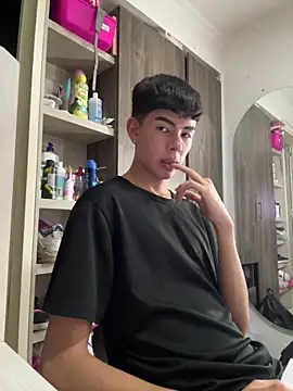 CAROLYNFOSTER online show from April 11, 2026, 1:35 am