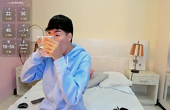 CAROLYNFOSTER online show from April 16, 2026, 10:38 am