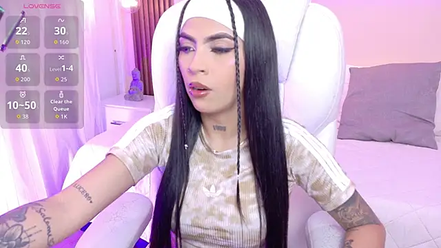 Hanna Tylor online show from April 17, 2026, 7:49 pm