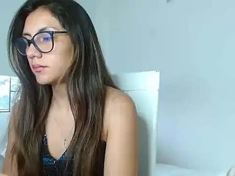 Snapshot of Violet_Donell chatting on July 23, 2026, 10:28 pm Violet Donell online show from July 23, 2026, 10:28 pm