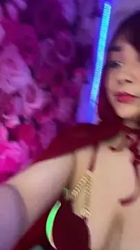 SweetLittleRed online show from June 7, 2026, 5:12 am