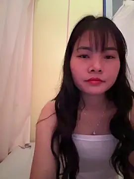 Snapshot of Naked-xx chatting on May 4, 2026, 11:07 pm Naked-xx online show from May 4, 2026, 11:07 pm