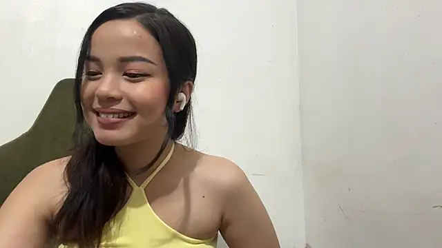 ChristenaShogren online show from April 12, 2026, 11:35 am