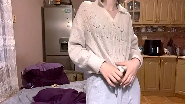 enchantedass online show from April 15, 2026, 5:17 pm