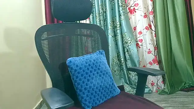 Snapshot of Apki_Nisha chatting on July 9, 2026, 6:36 am Apki Nisha online show from July 9, 2026, 6:36 am