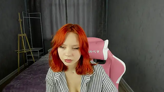 Loly Cuttie online show from April 10, 2026, 1:12 am