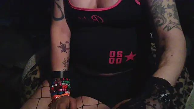 DoubleTroubleXO online show from April 19, 2026, 10:27 am