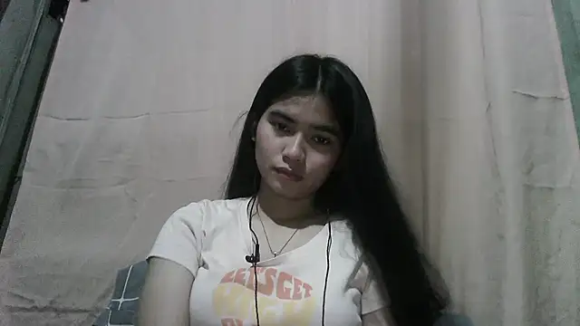 SarinaWhisenton online show from March 31, 2026, 2:35 am