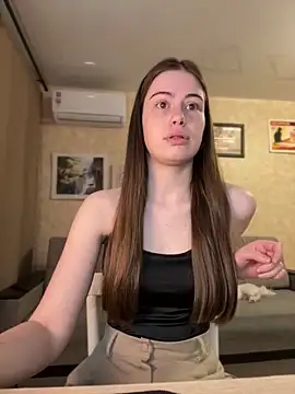 Sofi Sofa online show from April 7, 2026, 7:32 am