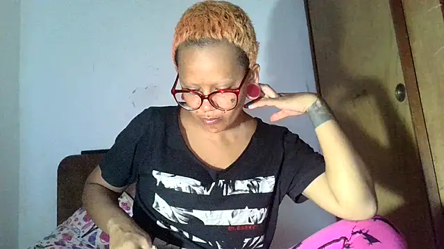 Snapshot of xblackstarX1 chatting on June 21, 2026, 10:48 pm xblackstarX1 online show from June 21, 2026, 10:48 pm