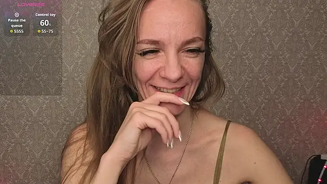 jesica mooonn online show from March 26, 2026, 7:01 pm