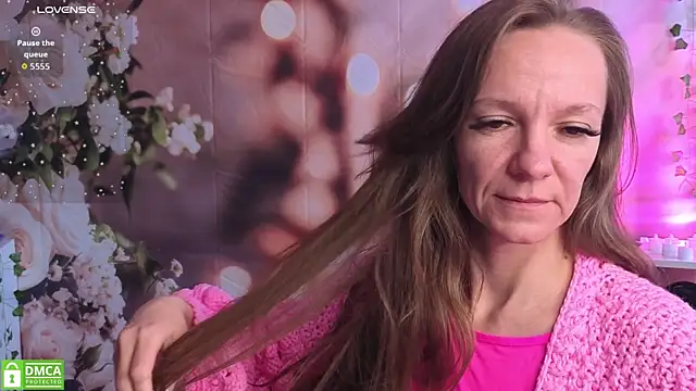 jesica mooonn online show from April 11, 2026, 3:25 am