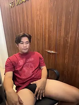 Snapshot of Titanryu chatting on May 9, 2026, 2:15 am Titanryu online show from May 9, 2026, 2:15 am