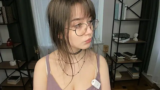 LaelIvie online show from April 5, 2026, 7:48 am