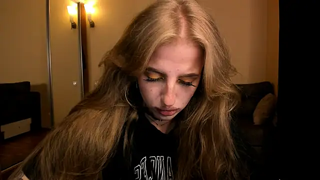 Snapshot of harley_kimm chatting on July 21, 2026, 5:31 am harley kimm online show from July 21, 2026, 5:31 am