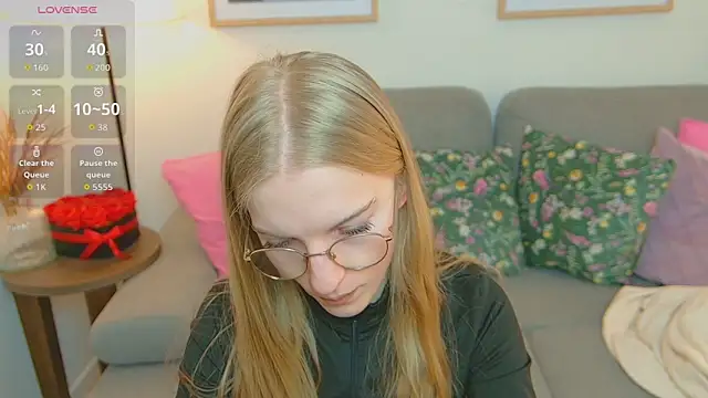 EvaEvis online show from April 4, 2026, 5:47 am