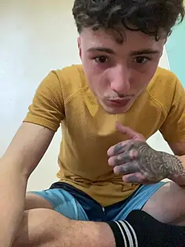 denysio69 online show from April 6, 2026, 1:01 pm