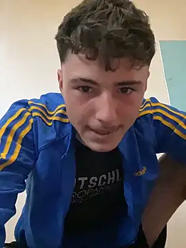 denysio69 online show from April 1, 2026, 9:54 am