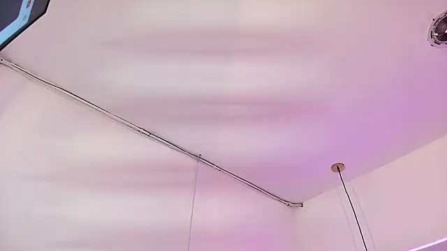 scarlett turner  online show from April 2, 2026, 1:07 pm