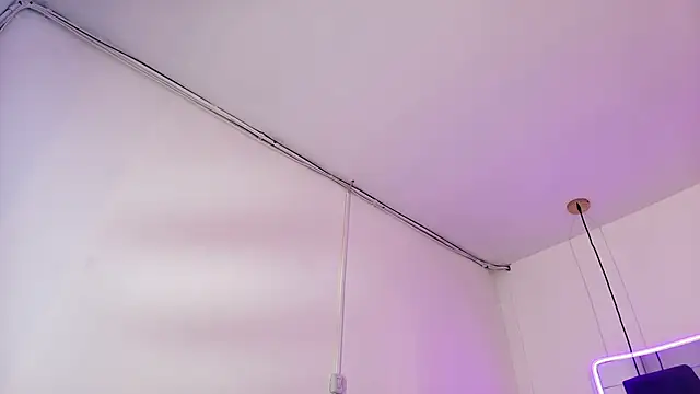 scarlett turner  online show from April 9, 2026, 1:06 pm