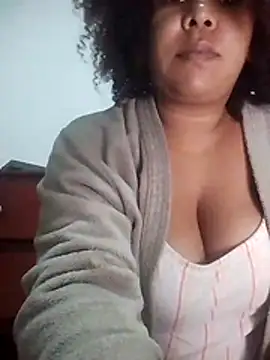 kimberlly25 online show from June 14, 2026, 7:37 pm