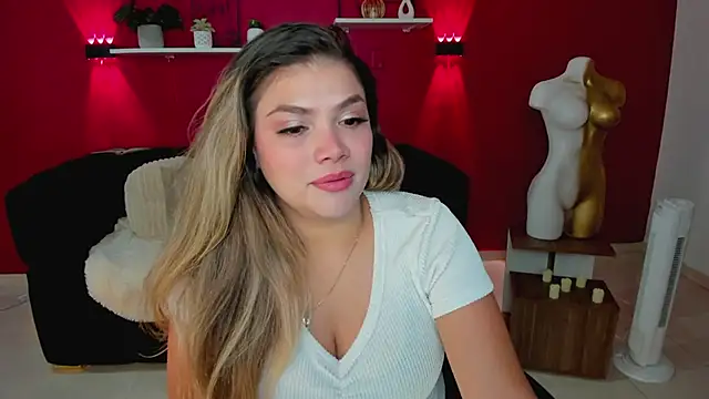 Snapshot of Sofia_Velvetx chatting on June 2, 2026, 12:49 pm Sofia Velvetx online show from June 2, 2026, 12:49 pm
