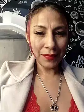 Snapshot of tatianabelli chatting on April 22, 2026, 12:50 am tatianabelli online show from April 22, 2026, 12:50 am