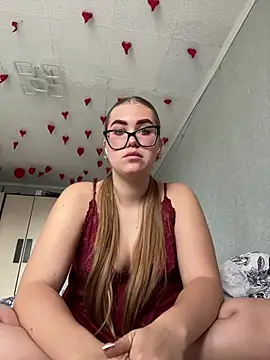 Snapshot of MissAuroraX chatting on May 15, 2026, 12:47 pm MissAuroraX online show from May 15, 2026, 12:47 pm
