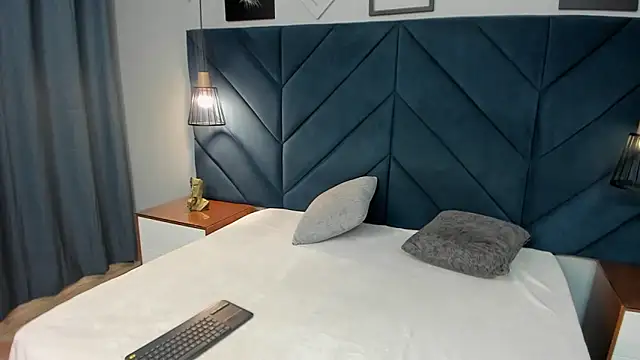 maddy lopez online show from April 10, 2026, 7:21 pm