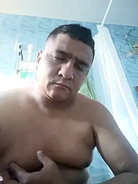 luis20212 online show from April 12, 2026, 12:41 pm