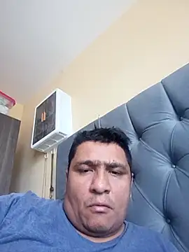 luis20212 online show from April 8, 2026, 4:41 pm