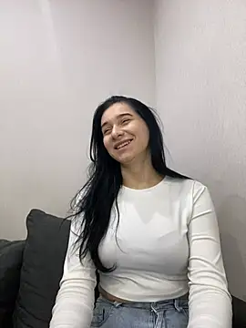 camila beautiful online show from April 14, 2026, 8:14 pm