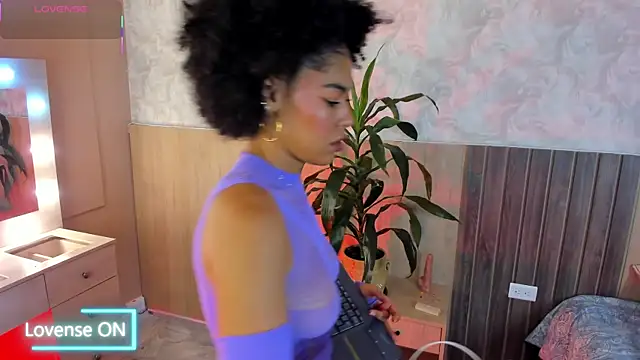 baddie delaylaa online show from April 7, 2026, 6:32 pm