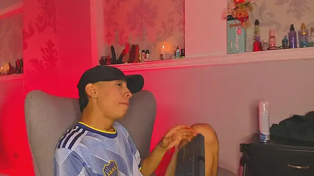 MaicolSmiith  online show from April 2, 2026, 4:19 am