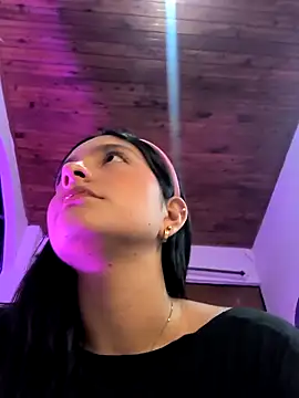 SophiaCastro09  online show from April 18, 2026, 12:24 am