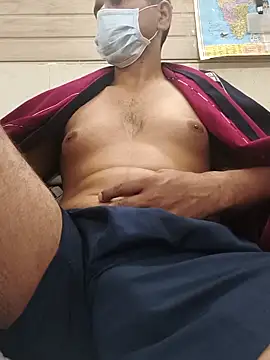 yogii20 online show from April 12, 2026, 12:58 am