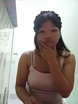 -Quyny- online show from June 9, 2026, 7:59 pm