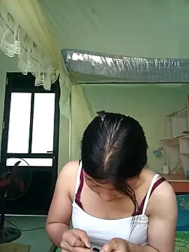 -Quyny- online show from April 9, 2026, 7:03 am