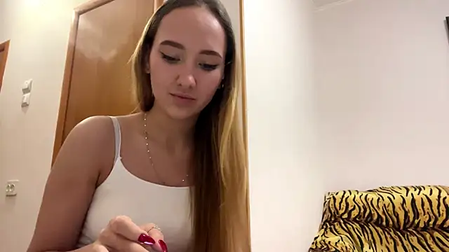 Liesenaniles online show from April 10, 2026, 3:24 am