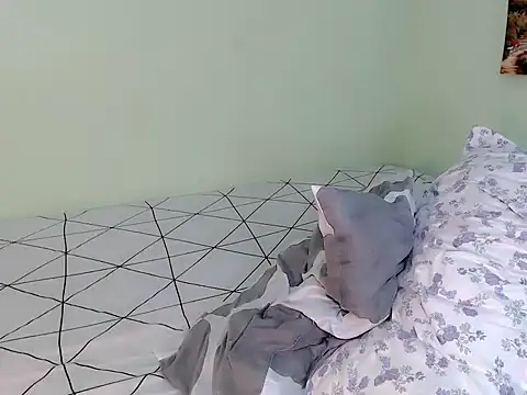 petite angelx online show from April 3, 2026, 9:27 am