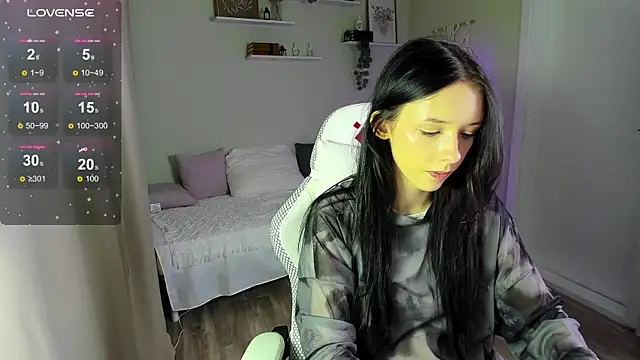 Snapshot of AnnaOddy chatting on April 27, 2026, 7:39 am AnnaOddy online show from April 27, 2026, 7:39 am