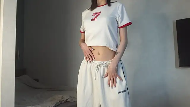 SakuraDoll online show from April 7, 2026, 7:21 am