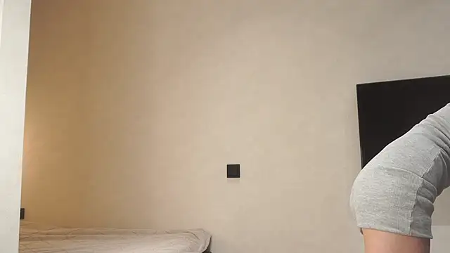 SakuraDoll online show from April 3, 2026, 7:37 am