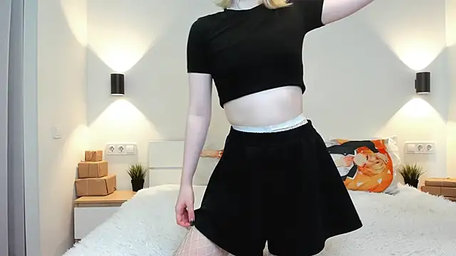 EIanorPuglia online show from April 6, 2026, 4:30 am