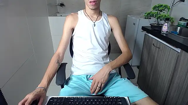 Zamaelprime  online show from April 13, 2026, 5:22 am