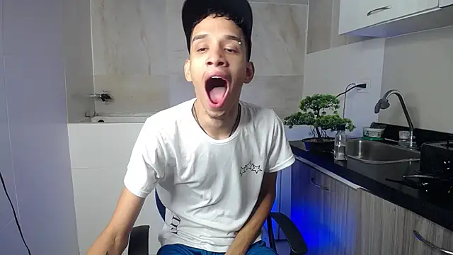 Zamaelprime  online show from April 18, 2026, 5:43 am