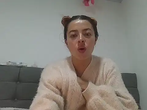 cattleya Louise online show from April 18, 2026, 3:53 am