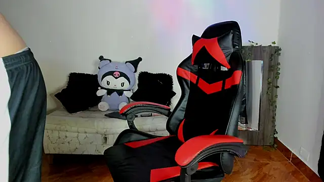 mathew hot21 online show from April 16, 2026, 2:18 pm