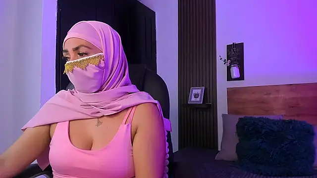 Nailea   online show from April 15, 2026, 2:17 am