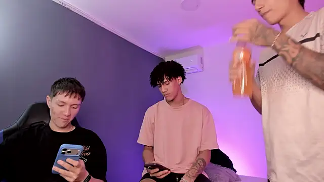 Snapshot of Good_boys18 chatting on June 24, 2026, 8:50 pm Good boys18 online show from June 24, 2026, 8:50 pm